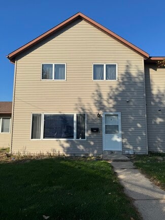 287 Orrin St Unit 2, Winona, MN 55987