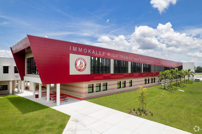 Immokolee High School in Immokolee has a 24:1 student to teacher ratio.