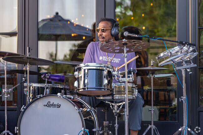 The area is known for its friendly atmosphere and engaged residents.