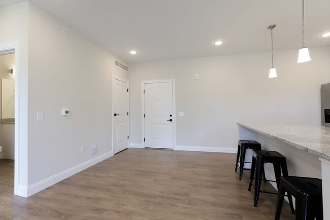 301 W University Ave, Champaign, IL 61820 - photo 3