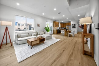 1223 W 37th Dr, Los Angeles, CA 90007