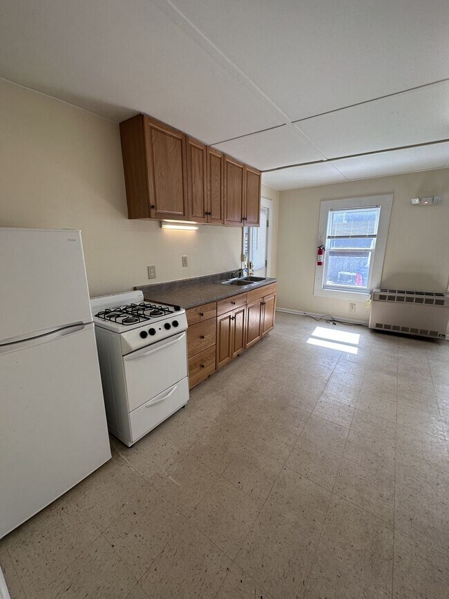 9 Lakeview Terrace Unit 3, Burlington, VT 05401