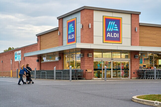 An Aldi grocery store is nearby Breathedsville for grocery essentials.