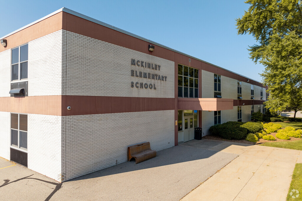 McKinley Elementary School is a public Kindergarten through 6th grade.