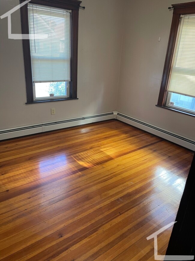 139 Hillsdale Rd Unit 2, Somerville, MA 02144