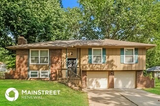 513 NE Grant Dr, Blue Springs, MO 64014
