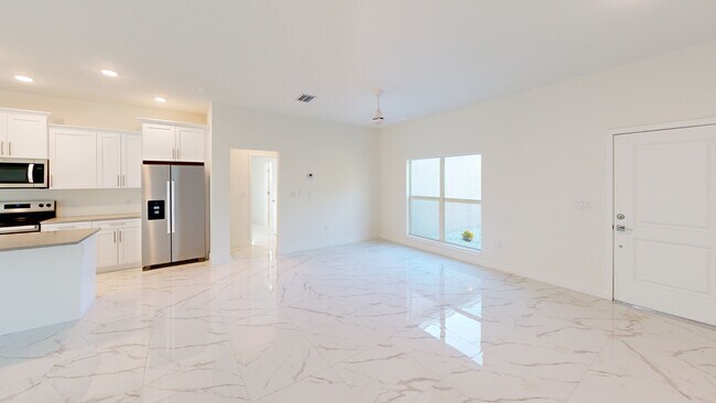 3205 E 21st St, Alva, FL 33920 - photo 2