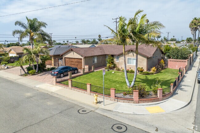 Palm trees add classic California character in Bryce Canyon South.