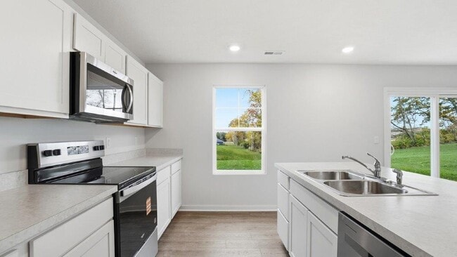 1111 Hartford Ln, London, OH 43140 - photo 6