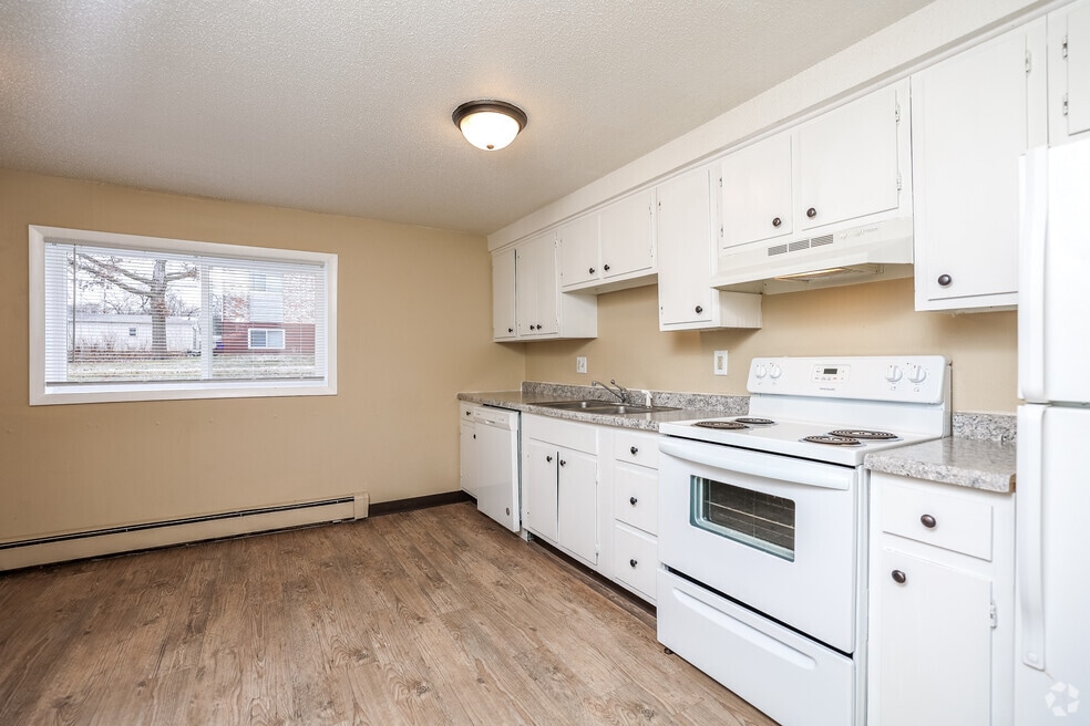 The Malory Apartments, Cedar Rapids, IA 52405 - photo 1