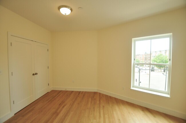 868 Beacon St unit 1, Boston, MA 02215 - photo 7