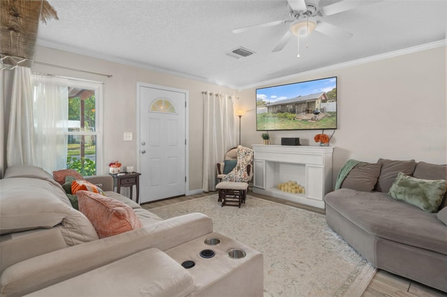 113 Cranbrooke Dr, Seffner, FL 33584 - photo 3