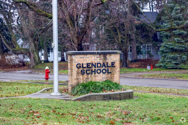 Glendale School, Bedford