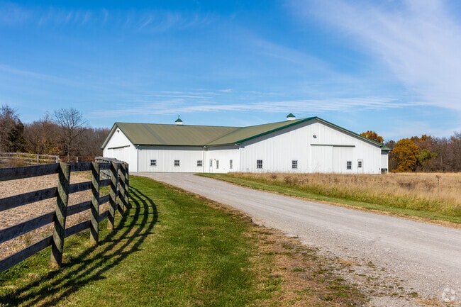Just a short drive from Owensville is Clingman Park with abundant space to hike and explore.