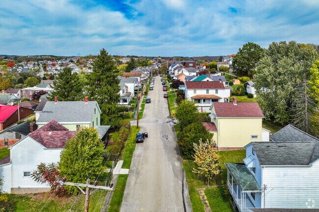 Tree-lined residential streets run through Everson.