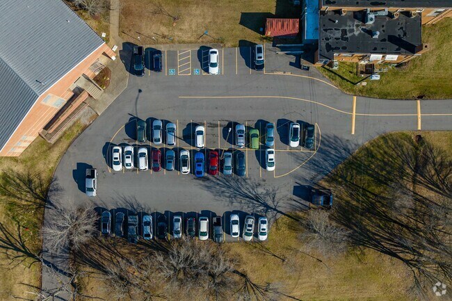 Bellshire Elementary Design Center has ample parking for teachers and parents in Nashville.