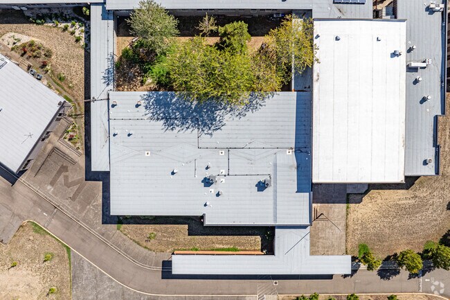 Students and parents love the modern campus at Memorial Middle School in Albany, Oregon.