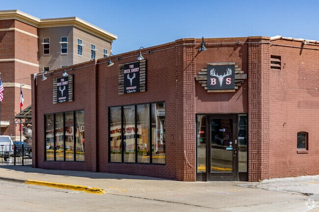 Satisfy your cravings with many restaurants near Cochran Park including Buck Snort.