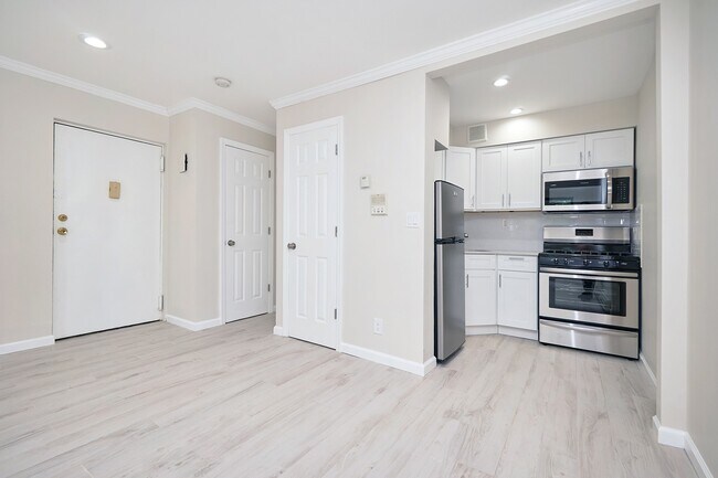 15321 78th St unit B, Howard Beach, NY 11414 - photo 5