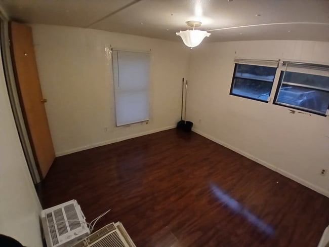 4825 Marshall Ct, Gary, IN 46408 - photo 5