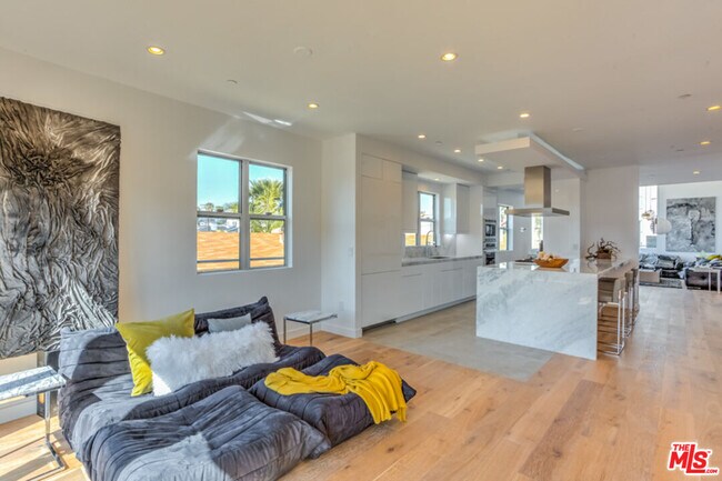 947 4th St unit C, Santa Monica, CA 90403 - photo 3