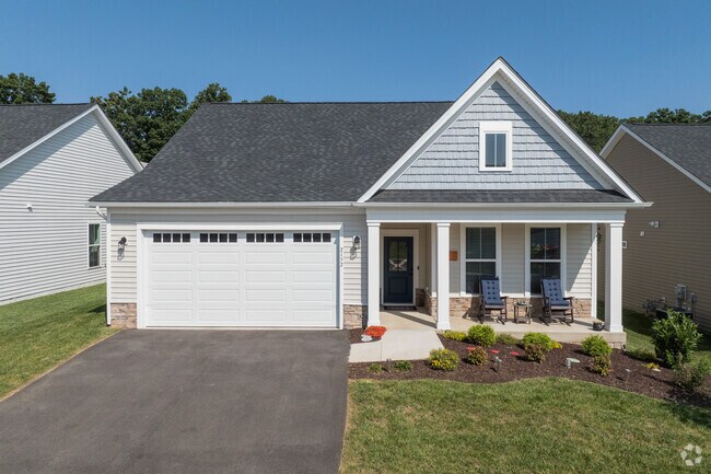 New traditional homes in Mecca Gardens beautifully blend style, comfort, and convenience.