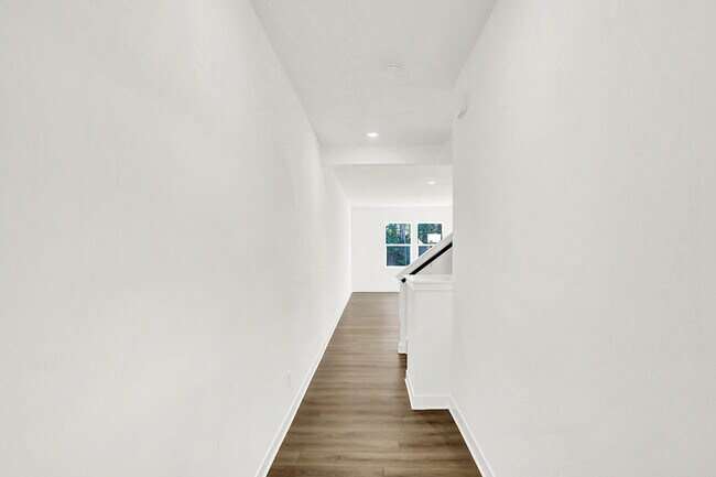 7561 Marin Pkwy, Cumberland, IN 46229 - photo 5