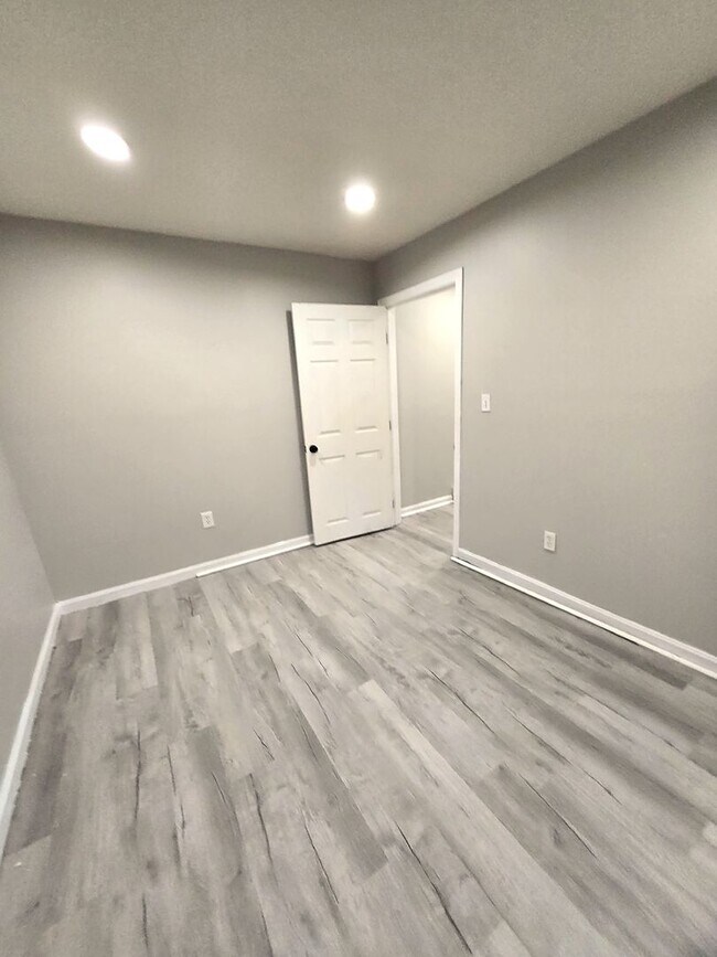 457 Admiral St unit 1, Providence, RI 02908 - photo 7