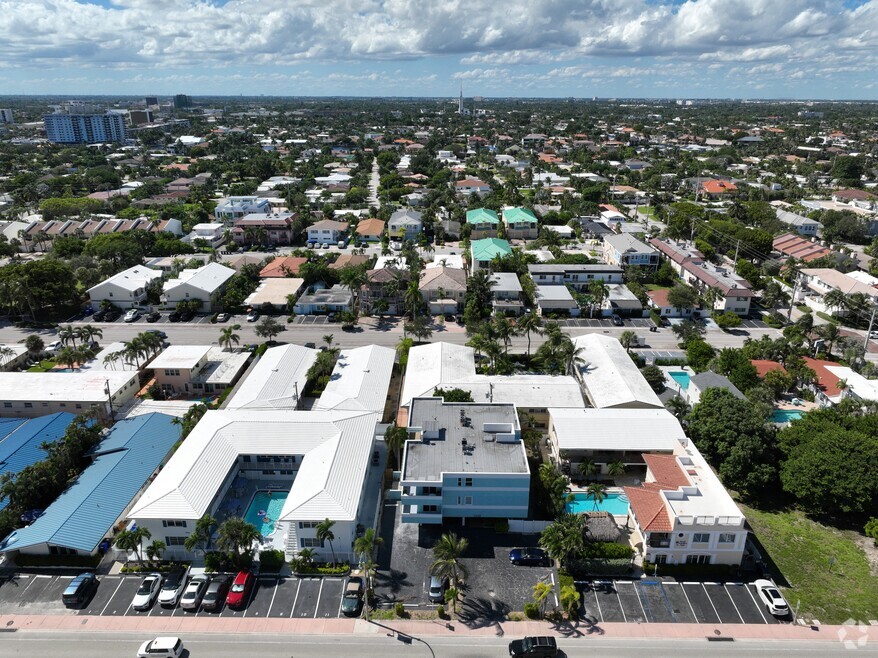 4549 N Ocean Dr unit 1, Lauderdale By the Sea, FL 33308 - photo 2