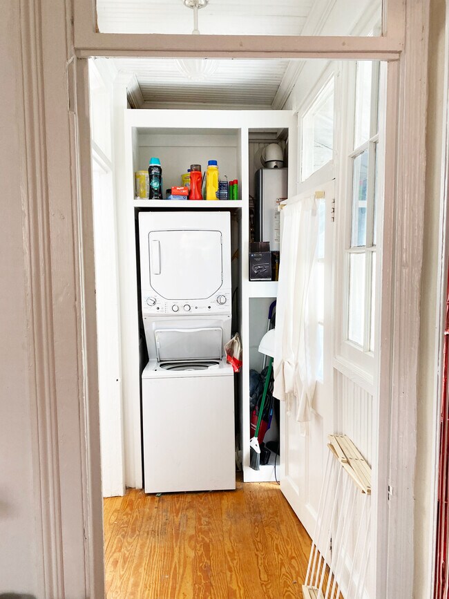 Washer/Dryer-Backdoor Entrance