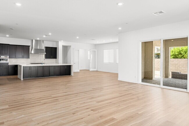 205 Caldwell Crest Ct, Henderson, NV 89015 - photo 5