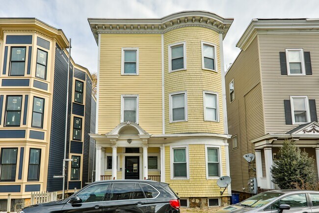 9 Bellflower St unit 3, Dorchester, MA 02125 - photo 4