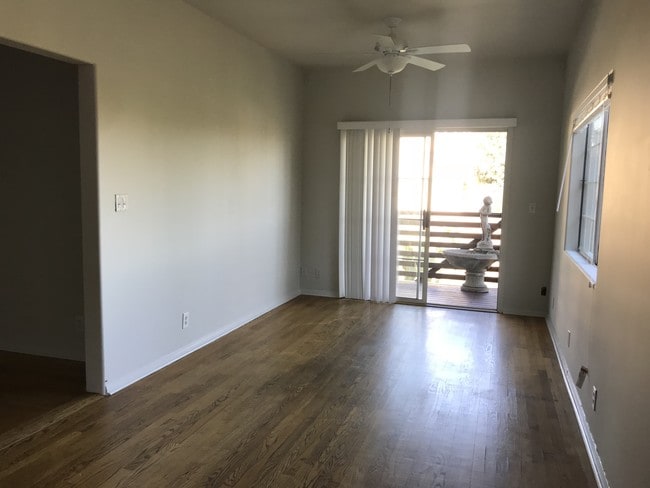 910 Robinson St unit 910, Los Angeles, CA 90026 - photo 5