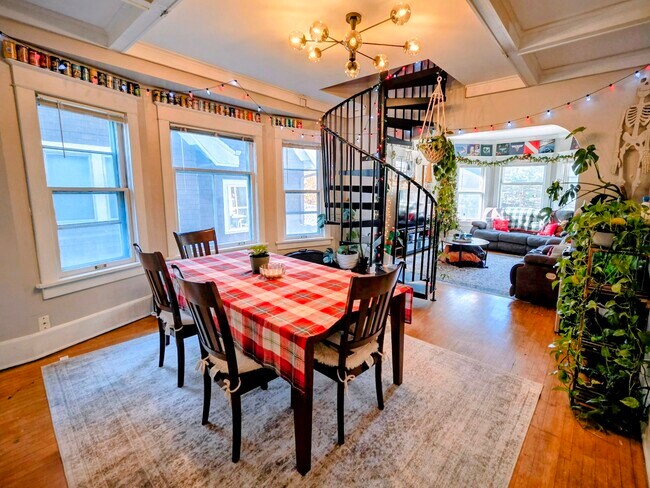 3022 N Frederick Ave unit 2, Milwaukee, WI 53211 - photo 4