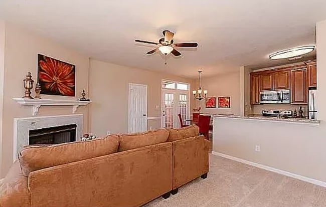 310 Primrose Ln, Chesapeake, VA 23320 - photo 3