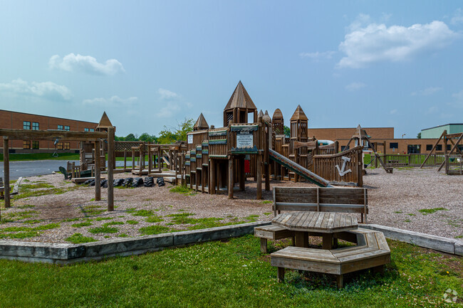 Mokena Elementary School has an overall grade of B from Niche.com.