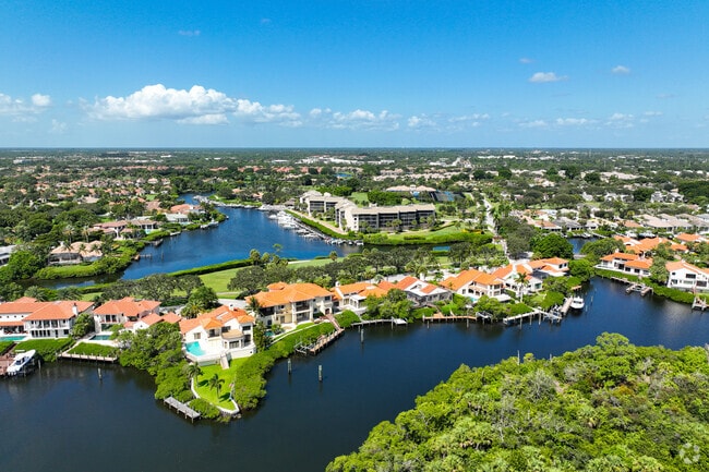 Waterfront homes line Jonathan's Landing along Jupiter's Intracoastal Waterway.