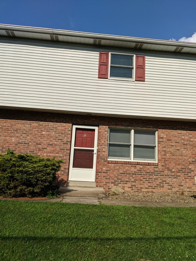74 Evergreen Terrace Dr Unit 74EvergeenterraceDr, Steubenville, OH 43953