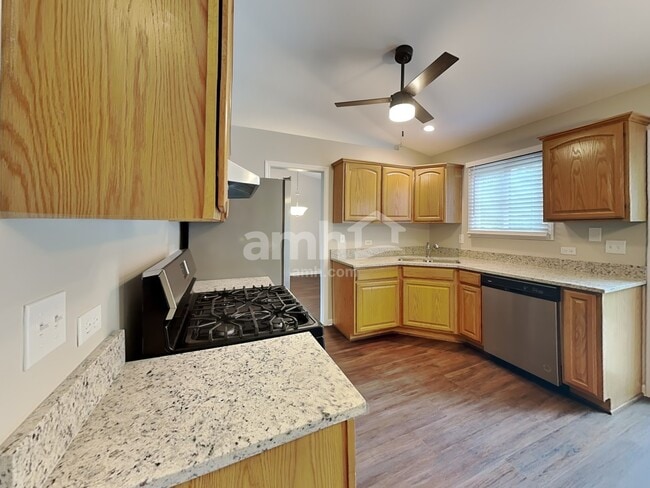 3612 Fawn Ln, Wonder Lake, IL 60097 - photo 4