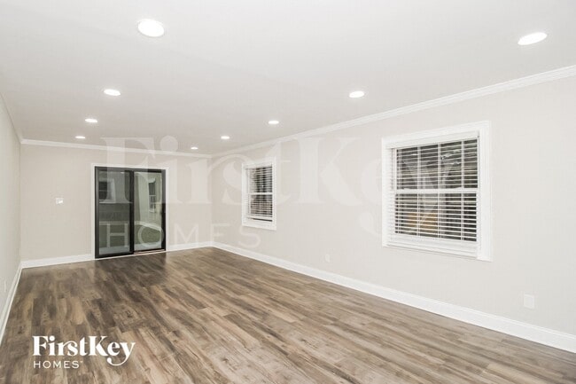 2237 Powers Ferry Dr SE, Marietta, GA 30067 - photo 2