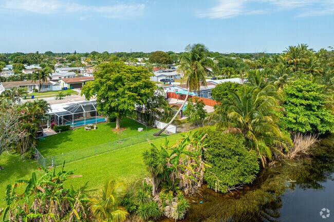 You will see some homes on big lots around Fair Gate.