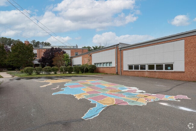 Woodburn Elementary School is a welcoming school that faithfully serves the Annandale community.