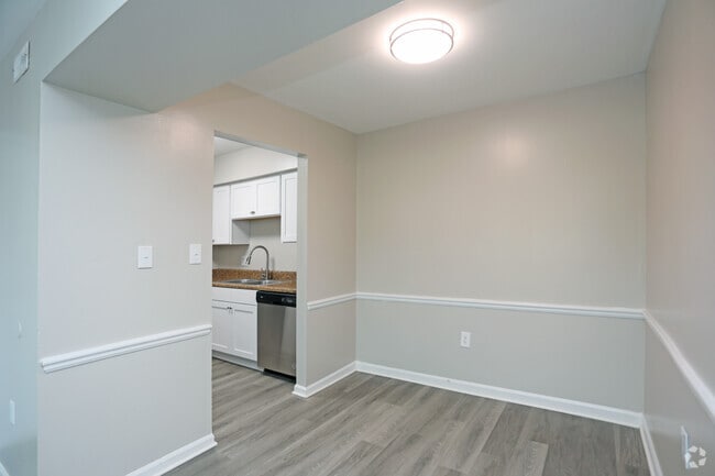 The Flats at Rutgers, Roanoke, VA 24012 - photo 7