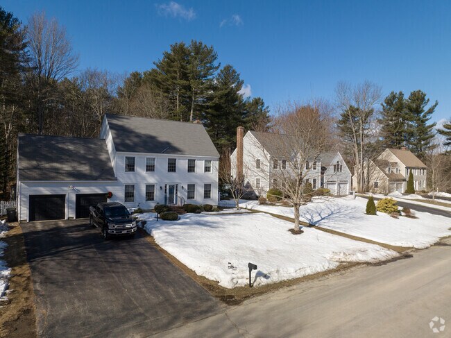 Homes in the Scarborough neighborhood often feature large front yards.