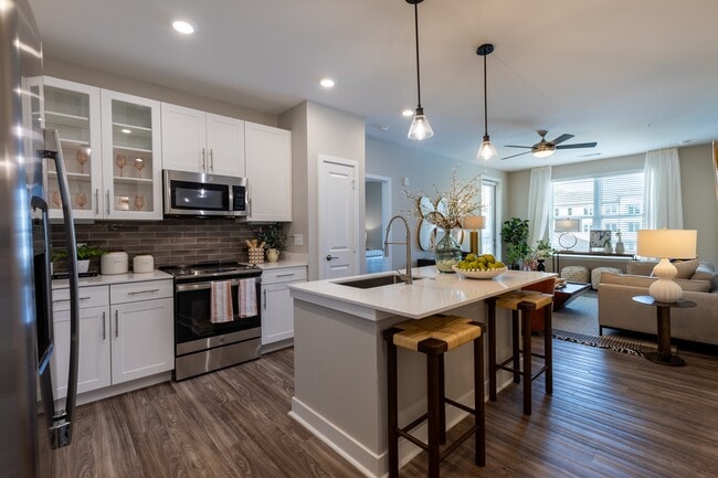 Bainbridge Cary, Cary, NC 27513 - photo 2