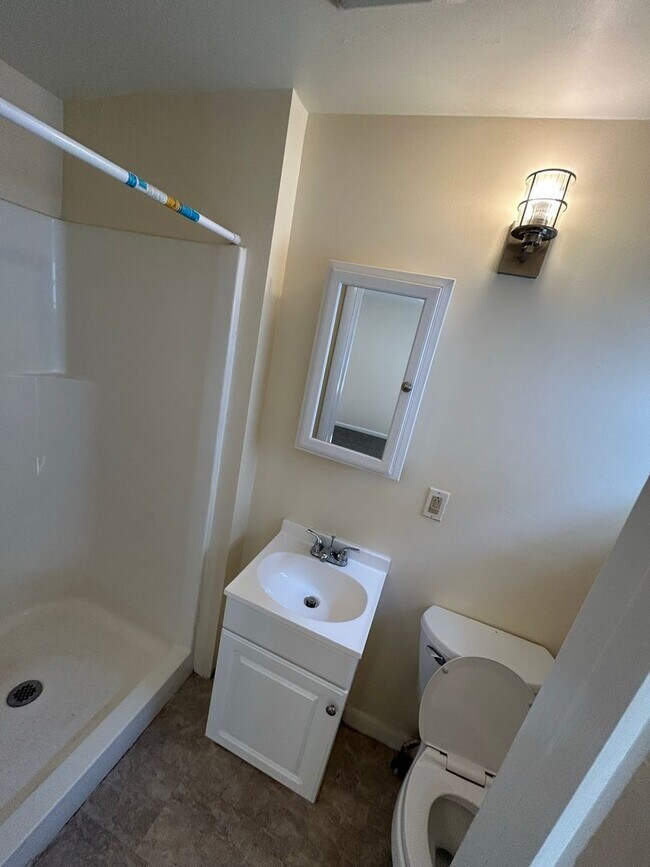 72 Hyde St unit 72 Hyde Street 4, Burlington, VT 05401 - photo 5