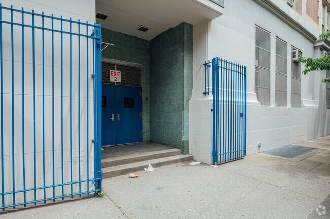 PS 15 Roberto Clemente offers PK through 5th grade.