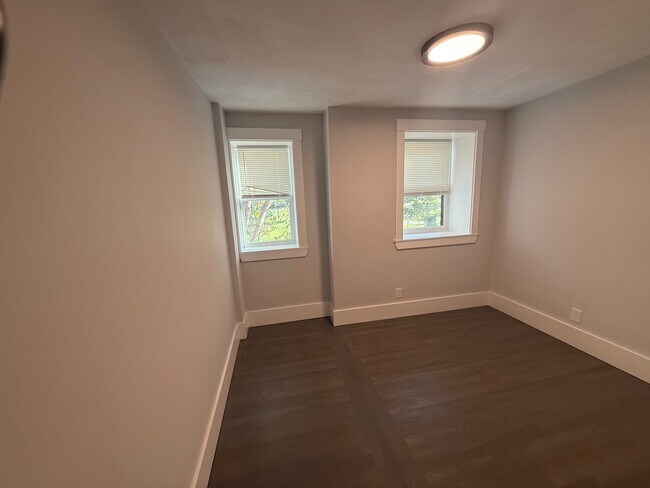 2 Cottage St unit 2b, Boston, MA 02127 - photo 6