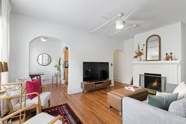 1836 Laurel St unit 2, Sarasota, FL 34236 - photo 3