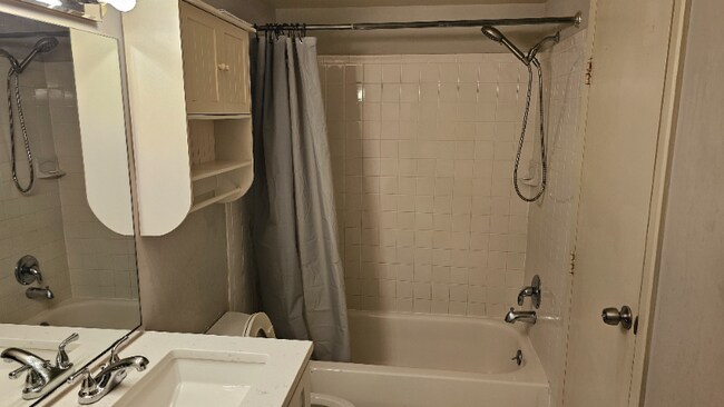 8501 Barrington Ct unit B, Springfield, VA 22152 - photo 7